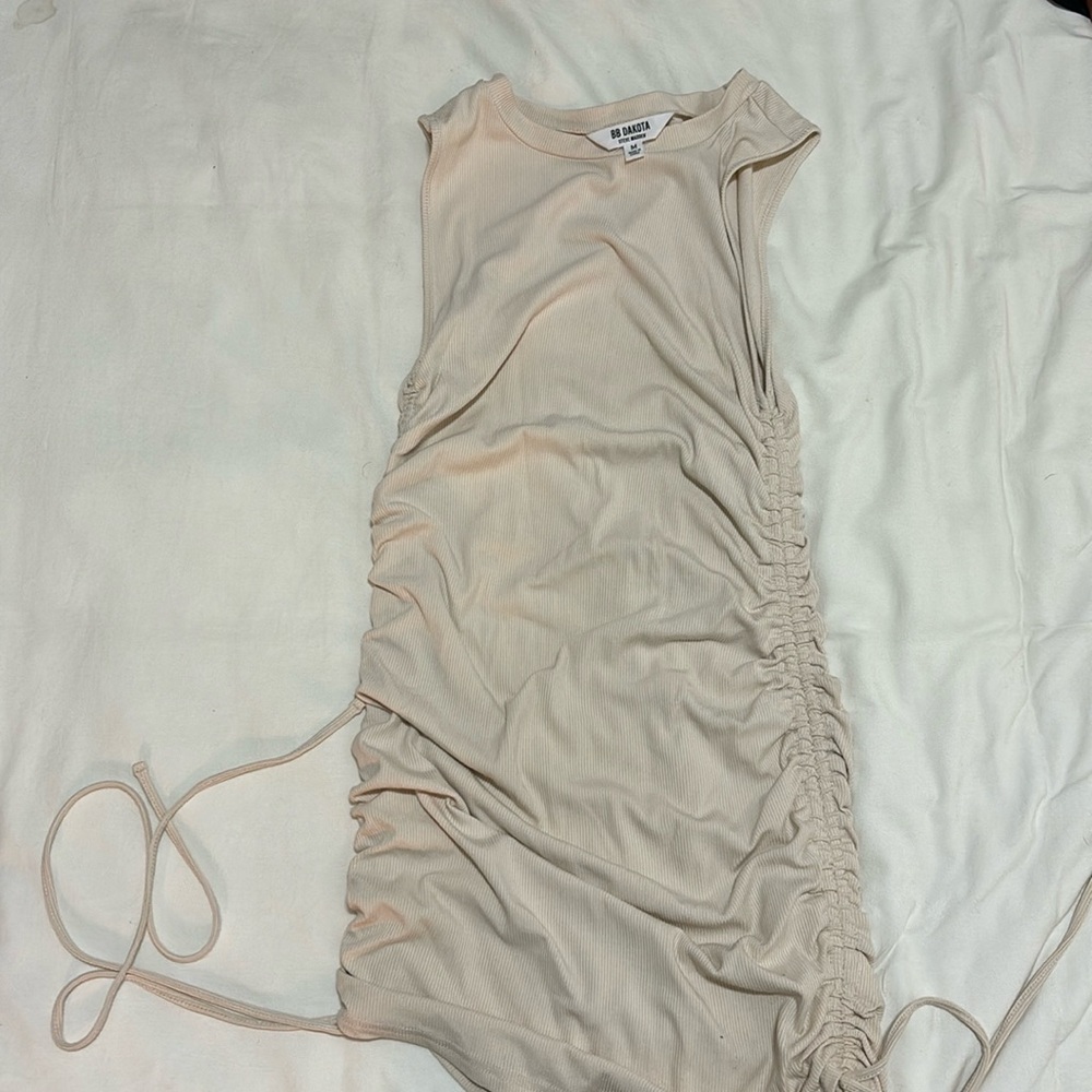 Medium tan ruched Steve Madden dress